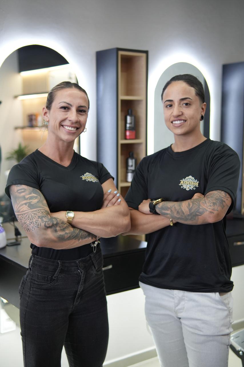 Ambiente e equipe da Barbearia Medeiros Pagani